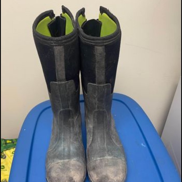 Steel toe Muck boots. Men’s size 11. - Picture 4 of 4